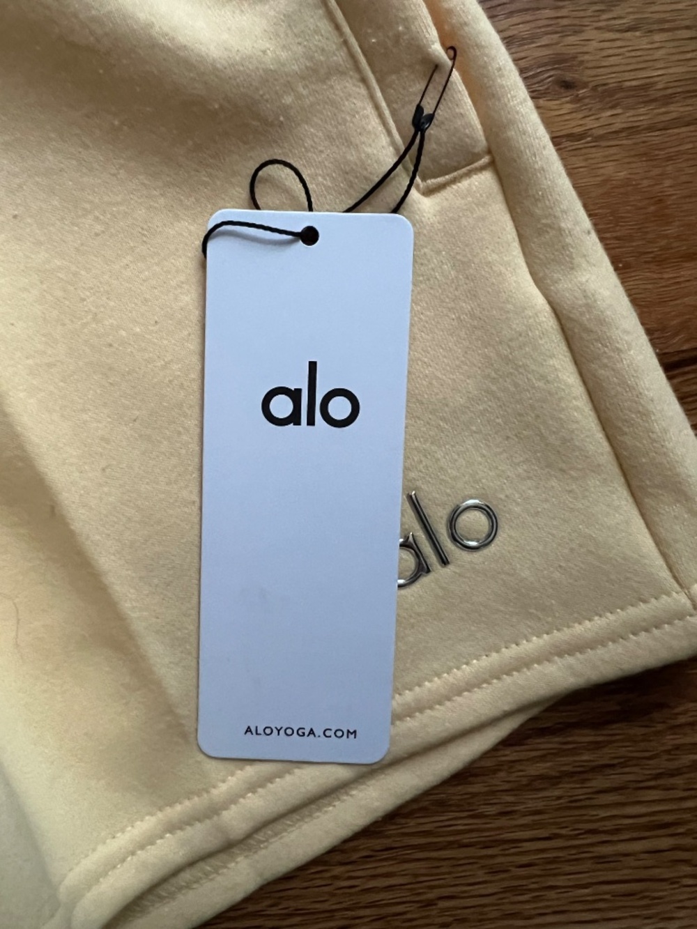 Alo Yoga Accolade CandleLight lounge shorts w/ties/lpockets/M/XS *DUPLICATE*/NWT - Picture 4 of 9